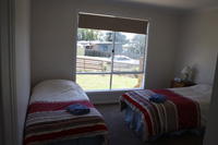 2 beds bedroom
